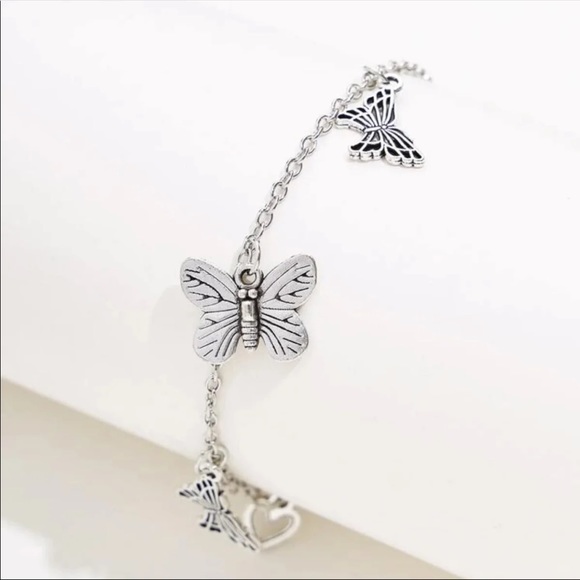 3/$30 🤍 Butterfly Charm Anklet - Picture 5 of 5